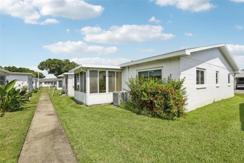 Condominio en venta en Pinellas Park, Florida, 2 dormitorios, 88.26 m2 № 1906342 - foto 27