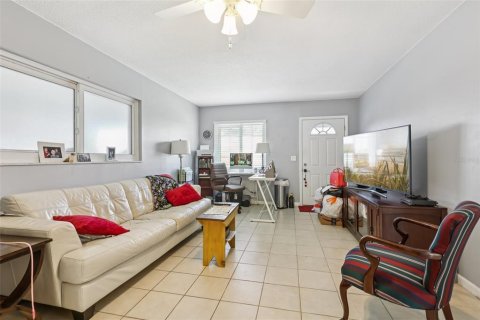 Condominio en venta en Pinellas Park, Florida, 2 dormitorios, 88.26 m2 № 1906342 - foto 5