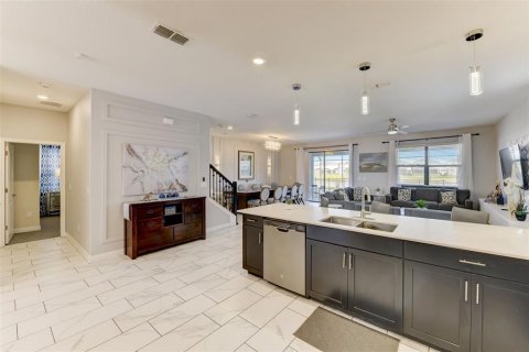 Купить виллу или дом в Киссимми, Флорида 13 комнат, 399.76м2, № 985505 - фото 25