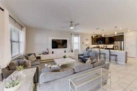 Купить виллу или дом в Киссимми, Флорида 13 комнат, 399.76м2, № 985505 - фото 16