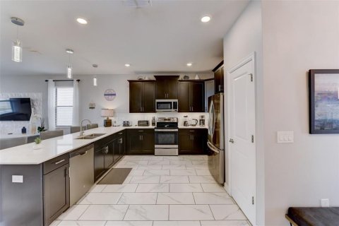 Купить виллу или дом в Киссимми, Флорида 13 комнат, 399.76м2, № 985505 - фото 22