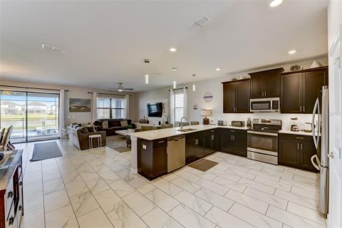 Купить виллу или дом в Киссимми, Флорида 13 комнат, 399.76м2, № 985505 - фото 23