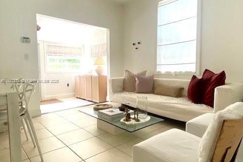 Casa en venta en Miami, Florida, 1 dormitorio № 1978123 - foto 4