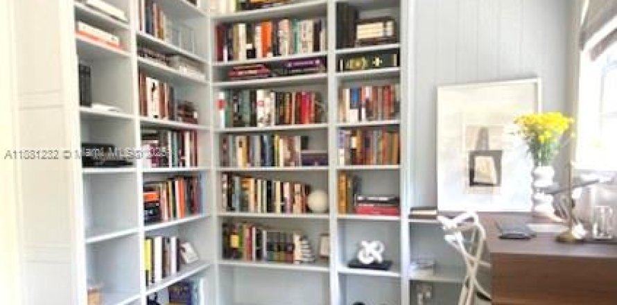 Casa en Miami, Florida 1 dormitorio № 1978123