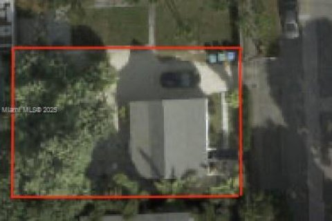 Casa en venta en Miami, Florida, 1 dormitorio № 1978123 - foto 10