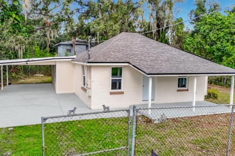 House in Tampa, Florida 3 bedrooms, 112.23 sq.m. № 2402785 - photo 4