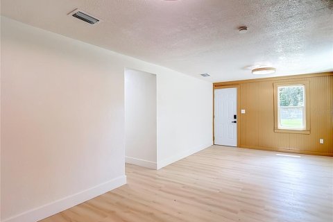 House in Tampa, Florida 3 bedrooms, 112.23 sq.m. № 2402785 - photo 20