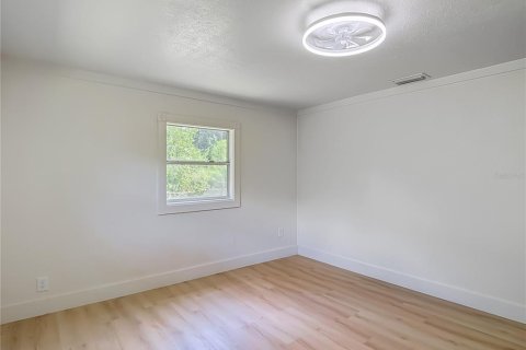 House in Tampa, Florida 3 bedrooms, 112.23 sq.m. № 2402785 - photo 26