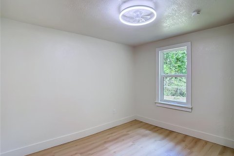 House in Tampa, Florida 3 bedrooms, 112.23 sq.m. № 2402785 - photo 22