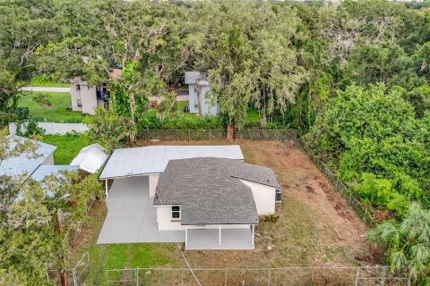 House in Tampa, Florida 3 bedrooms, 112.23 sq.m. № 2402785 - photo 6