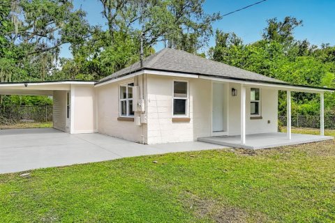 House in Tampa, Florida 3 bedrooms, 112.23 sq.m. № 2402785