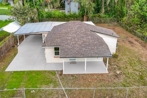 House in Tampa, Florida 3 bedrooms, 112.23 sq.m. № 2402785 - photo 5