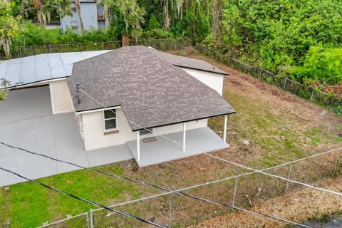 House in Tampa, Florida 3 bedrooms, 112.23 sq.m. № 2402785 - photo 7