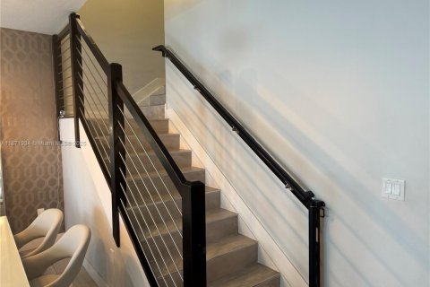 Снять в аренду таунхаус в Дорал, Флорида 4 спальни, 187.66м2, № 1920247 - фото 9