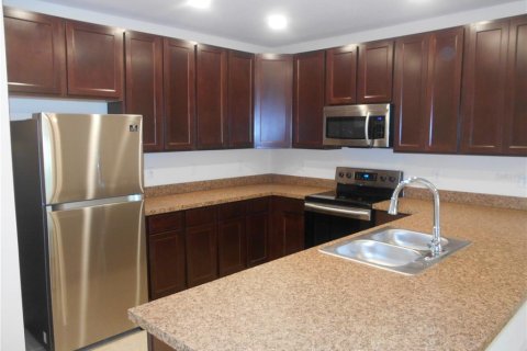 Adosado en alquiler en Kissimmee, Florida, 3 dormitorios, 163.69 m2 № 1905087 - foto 3