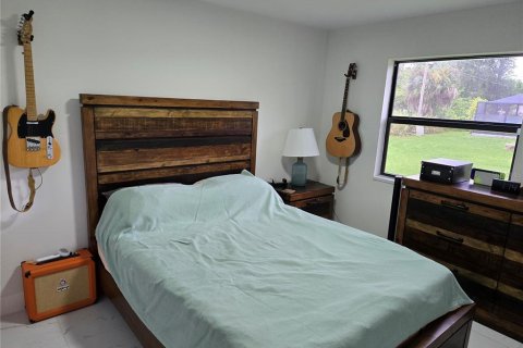 House in Port Charlotte, Florida 3 bedrooms, 164.99 sq.m. № 2403702 - photo 28
