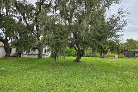 House in Port Charlotte, Florida 3 bedrooms, 164.99 sq.m. № 2403702 - photo 3