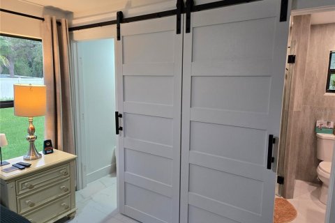 House in Port Charlotte, Florida 3 bedrooms, 164.99 sq.m. № 2403702 - photo 17