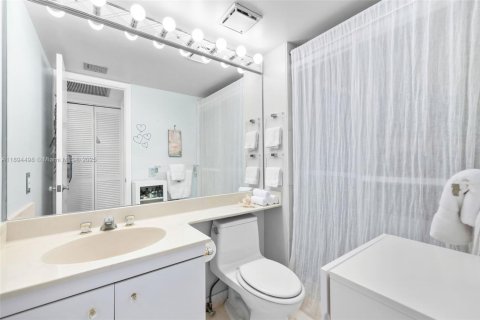 Купить кондоминиум в Майами, Флорида 2 спальни, 108.14м2, № 2015359 - фото 11