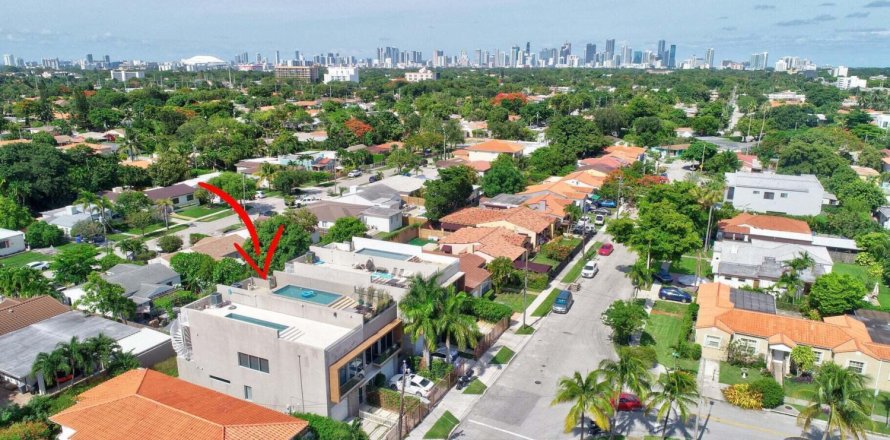 Touwnhouse à Miami, Floride 3 chambres, 195.84 m2 № 1135007