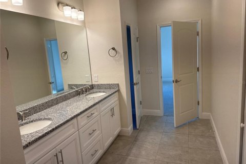 House in North Port, Florida 3 bedrooms, 208.84 sq.m. № 2211988 - photo 7