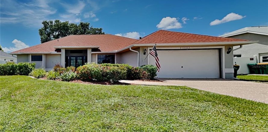 Villa ou maison à Port Charlotte, Floride 3 chambres, 184.04 m2 № 1883219