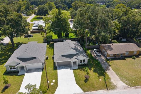 Villa ou maison à vendre à Wildwood, Floride: 3 chambres, 146.69 m2 № 2285642 - photo 4