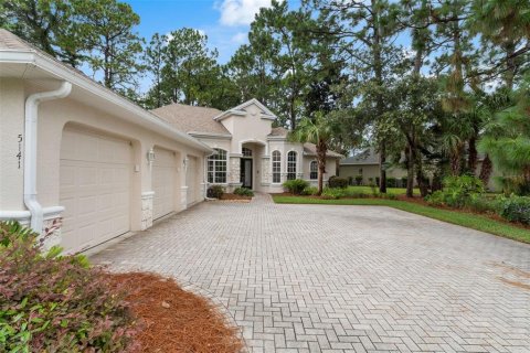 House in Spring Hill, Florida 4 bedrooms, 255.76 sq.m. № 2259228 - photo 11