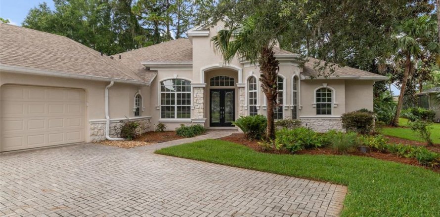 House in Spring Hill, Florida 4 bedrooms, 255.76 sq.m. № 2259228