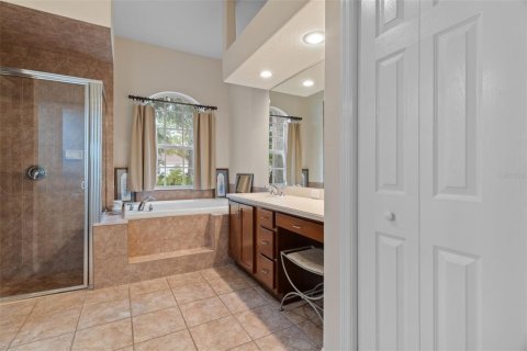 House in Spring Hill, Florida 4 bedrooms, 255.76 sq.m. № 2259228 - photo 29