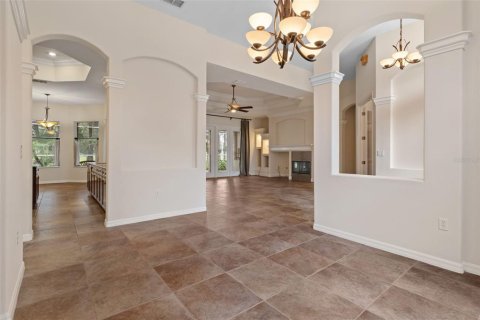 House in Spring Hill, Florida 4 bedrooms, 255.76 sq.m. № 2259228 - photo 18