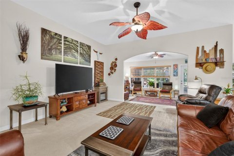 Villa ou maison à vendre à Mount Dora, Floride: 3 chambres, 219.99 m2 № 2427493 - photo 9