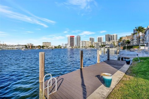 Condo in Hallandale Beach, Florida, 1 bedroom  № 1942942 - photo 29