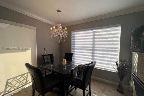 Villa ou maison à vendre à Miami, Floride: 2 chambres, 126.35 m2 № 1886539 - photo 9