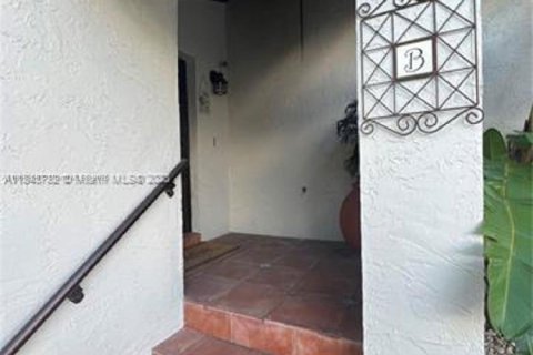 Villa ou maison à vendre à Miami, Floride: 2 chambres, 126.35 m2 № 1886539 - photo 3