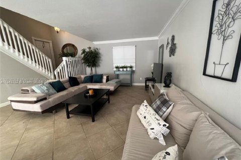 Villa ou maison à vendre à Miami, Floride: 2 chambres, 126.35 m2 № 1886539 - photo 6