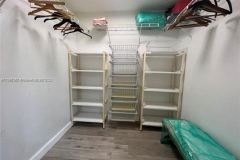 Villa ou maison à vendre à Miami, Floride: 2 chambres, 126.35 m2 № 1886539 - photo 18