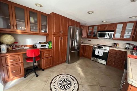 Villa ou maison à vendre à Miami, Floride: 2 chambres, 126.35 m2 № 1886539 - photo 8