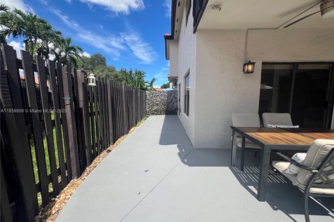 Villa ou maison à vendre à Miami, Floride: 2 chambres, 126.35 m2 № 1886539 - photo 24