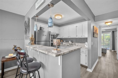 Condominio en venta en Deerfield Beach, Florida, 1 dormitorio, 55.09 m2 № 1941953 - foto 9