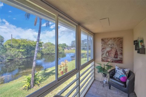 Condominio en venta en Deerfield Beach, Florida, 1 dormitorio, 55.09 m2 № 1941953 - foto 14