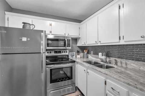 Condominio en venta en Deerfield Beach, Florida, 1 dormitorio, 55.09 m2 № 1941953 - foto 4