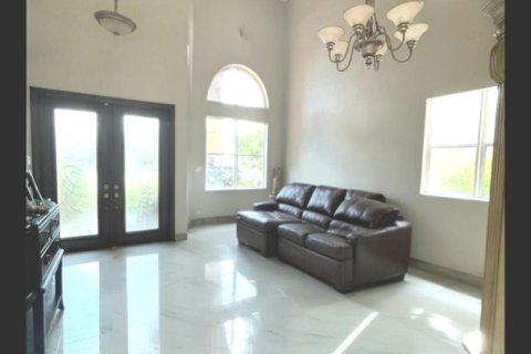 House in Wellington, Florida 4 bedrooms, 281.31 sq.m. № 2182001 - photo 11