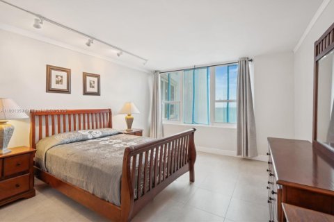 Condominio en venta en Hollywood, Florida, 2 dormitorios, 103.12 m2 № 1983342 - foto 7