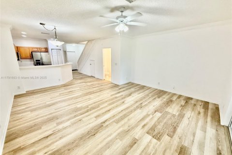 Townhouse in West Palm Beach, Florida 3 bedrooms, 132.57 sq.m. № 1713144 - photo 21