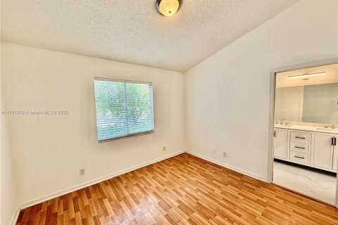 Townhouse in West Palm Beach, Florida 3 bedrooms, 132.57 sq.m. № 1713144 - photo 26