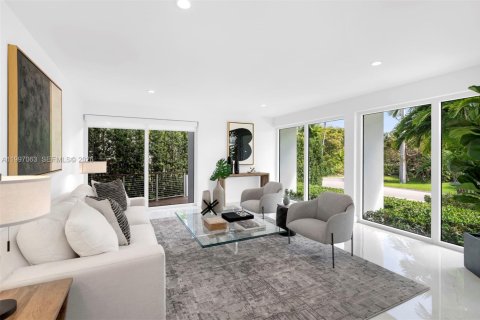 House in Coral Gables, Florida 5 bedrooms, 613.71 sq.m. № 2189415 - photo 8