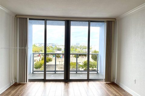 Condominio en venta en Miami Beach, Florida, 1 dormitorio, 83.43 m2 № 1779338 - foto 16