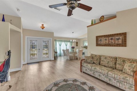 House in Port Charlotte, Florida 3 bedrooms, 196.67 sq.m. № 1717540 - photo 6