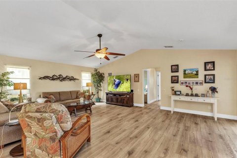 House in Port Charlotte, Florida 3 bedrooms, 196.67 sq.m. № 1717540 - photo 19